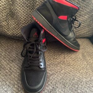 Air Jordan 1 Retro Mid Last Shot Shoes Black Red Yellow 554724-076 Men’s 8.5